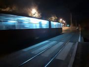 OPREZ! ČOVEK U TRAMVAJU NA VOŽDOVCU PROSI I PRETI ONIMA KOJI MU NE DAJU NOVAC!